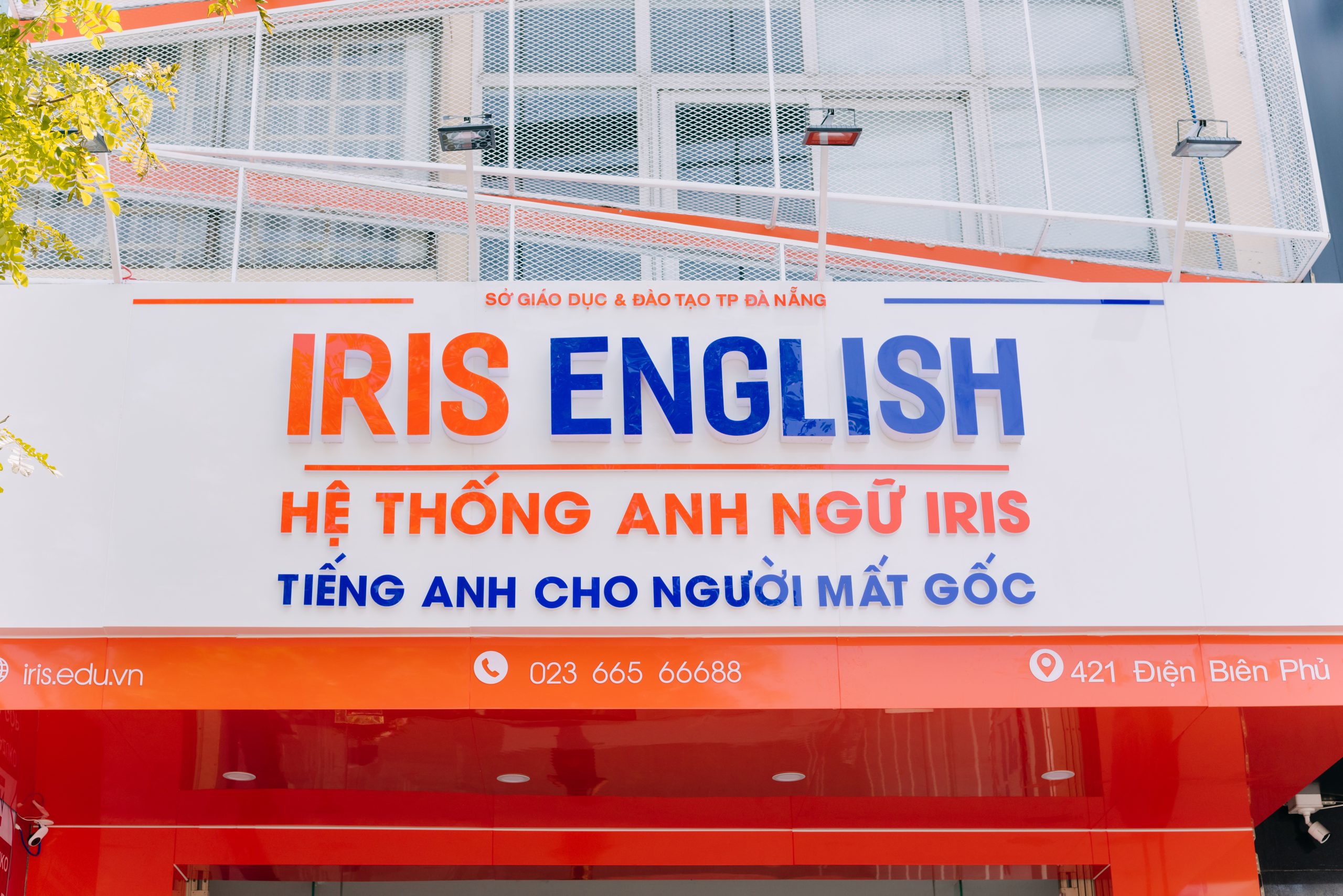 Thiết Kế Thi Công Trung Tâm Tiếng Anh IRIS