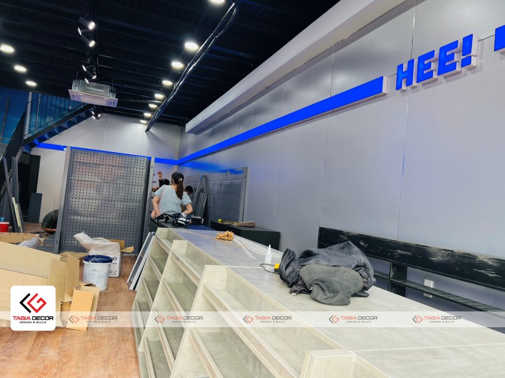 Giai đoạn hoàn thiện tầng cửa hàng tiện lợi Hee Mart