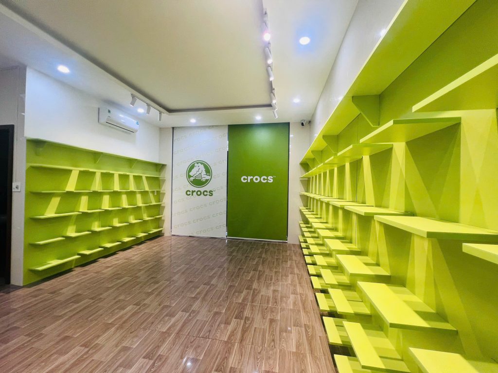 Thiết kế và Thi công shop giày Crocs tại Đà Nẵng