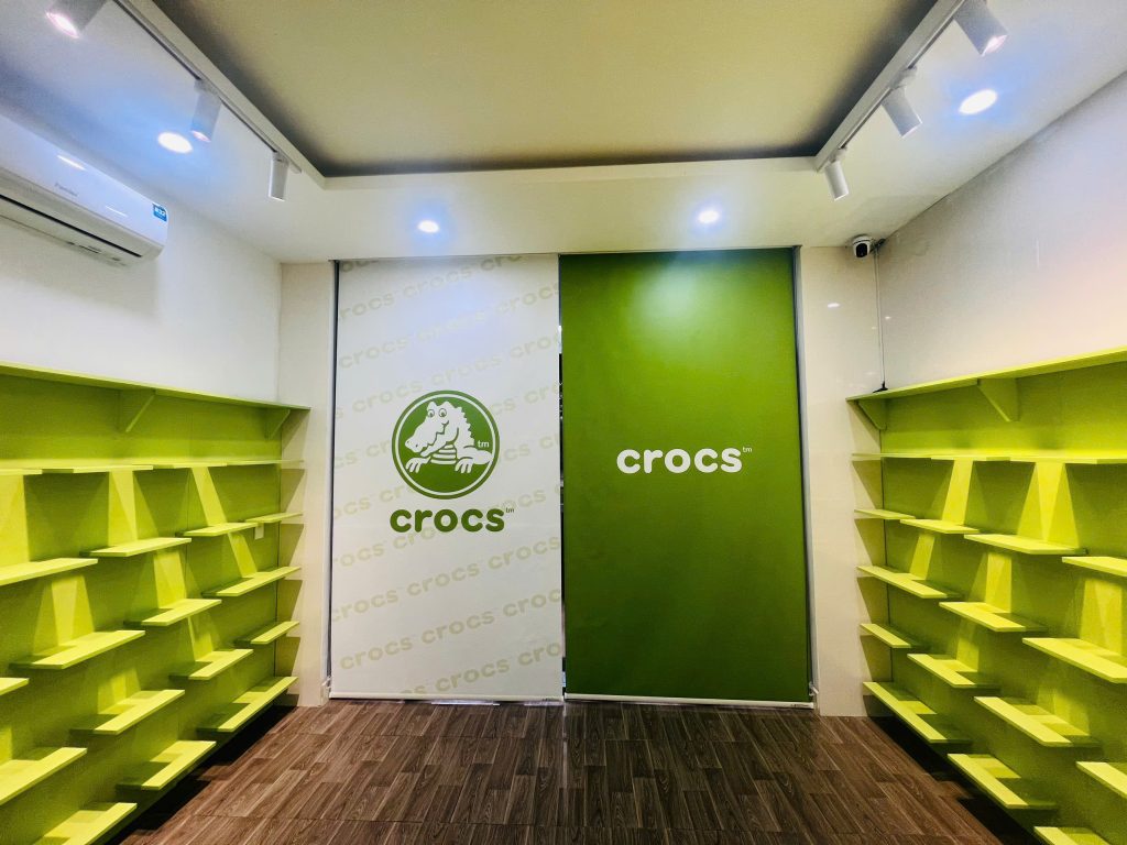 Thiết kế và Thi công shop giày Crocs tại Đà Nẵng