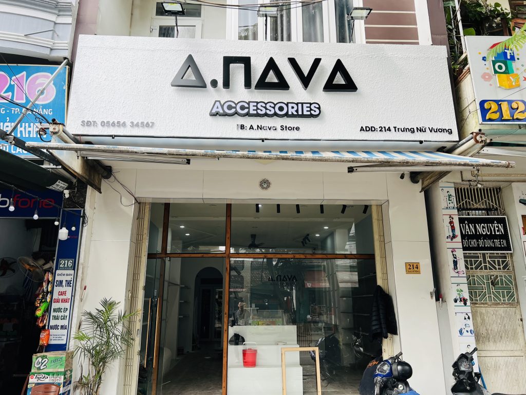 Thi công cửa hàng giày tại Đà Nẵng
